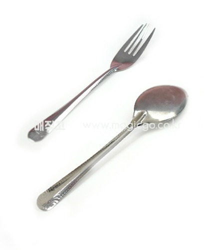 포크로 변하는 숟가락 [해법제공]      Spoon turning into a fork